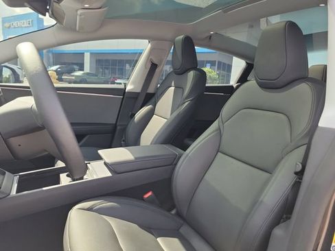 Used 2025 Tesla Model 3 Long Range RWD image 19