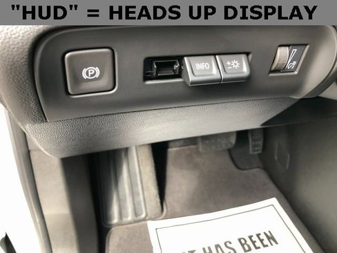 Used 2024 Buick Enclave Premium image 17