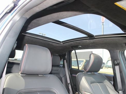 Used 2024 Jeep Wagoneer Launch Edition image 32