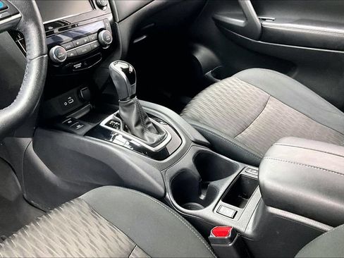 Used 2020 Nissan Rogue SV w/ Premium Package AWD/4WD image 15