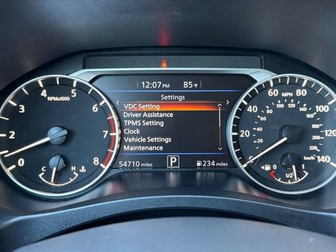 Used 2024 Nissan Altima 2.5 SR FWD image 39