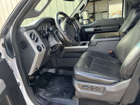 Used 2015 Ford F250 Lariat w/ Lariat Ultimate Package image 10