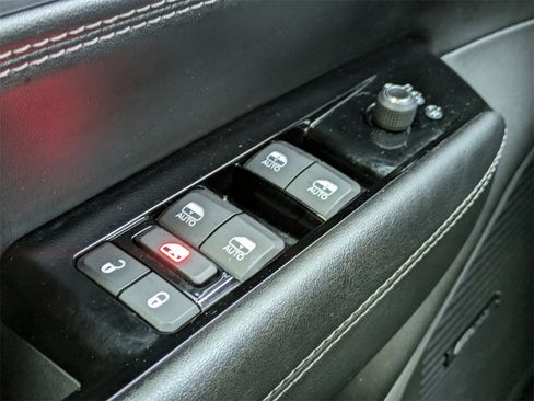 Used 2024 Jeep Wagoneer Series II image 35