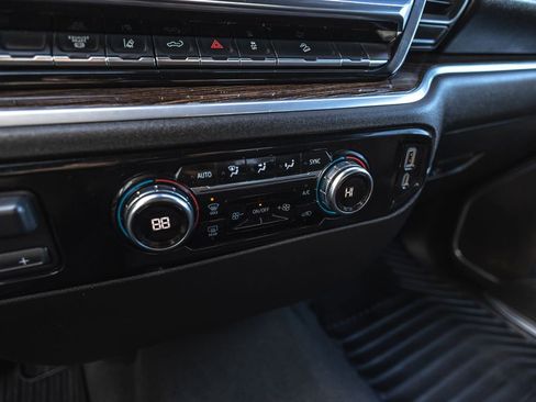 Used 2024 GMC Sierra 3500 SLE w/ SLE Convenience Package image 20