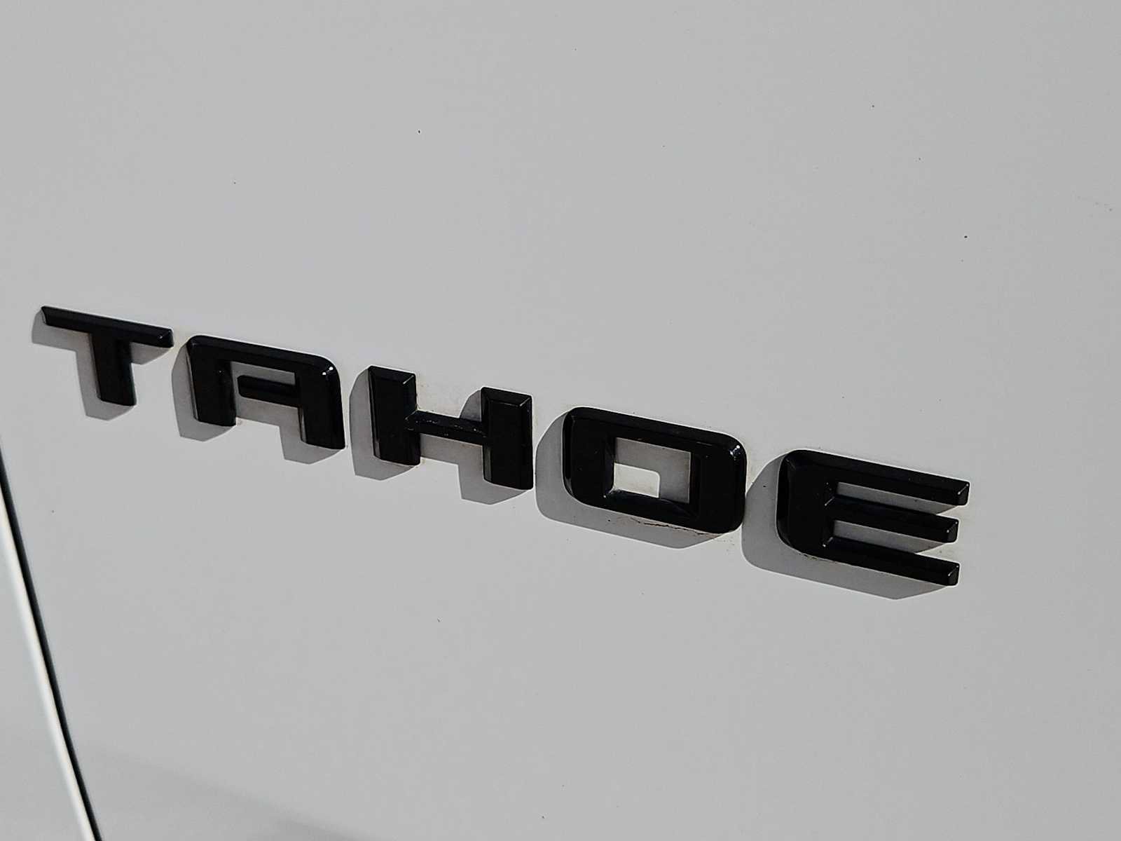 Used 2021 Chevrolet Tahoe Z71 w/ Z71 Off-Road Package AWD/4WD image 11