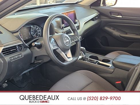 Used 2025 Nissan Altima 2.5 SV FWD image 10
