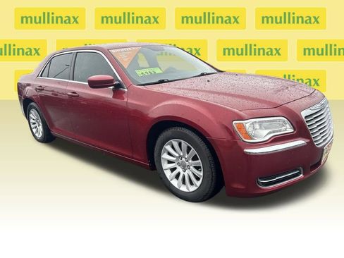 Used 2014 Chrysler 300 image 1