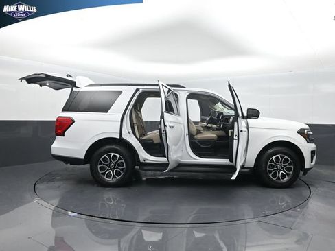Used 2024 Ford Expedition XLT RWD image 27