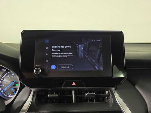 Used 2024 Toyota Venza LE image 13