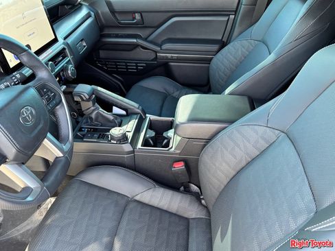 Certified 2025 Toyota 4Runner TRD Off-Road Premium AWD/4WD image 21