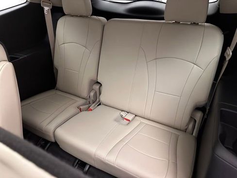 Used 2020 Buick Enclave Premium w/ Sun and Sites Package image 12