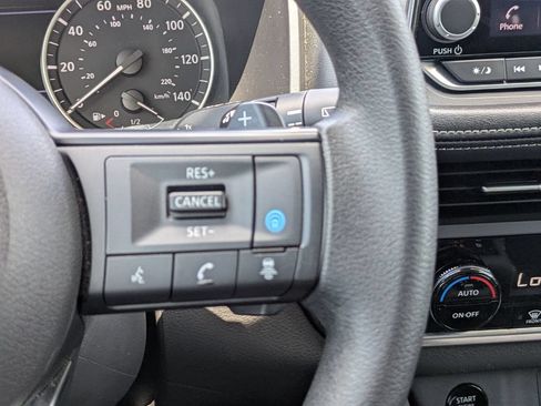 Used 2024 Nissan Rogue SV AWD/4WD image 25