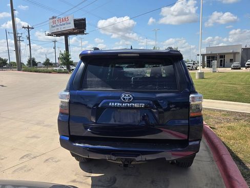 Used 2023 Toyota 4Runner SR5 AWD/4WD image 6