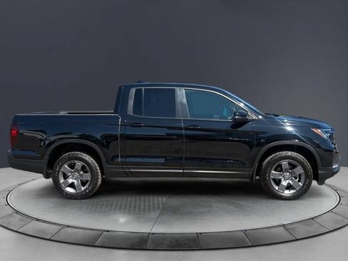 Used 2025 Honda Ridgeline TrailSport image 6