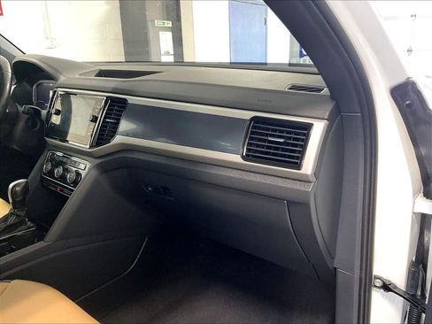 Used 2023 Volkswagen Atlas Cross Sport SE w/ Panoramic Sunroof Package AWD/4WD image 13