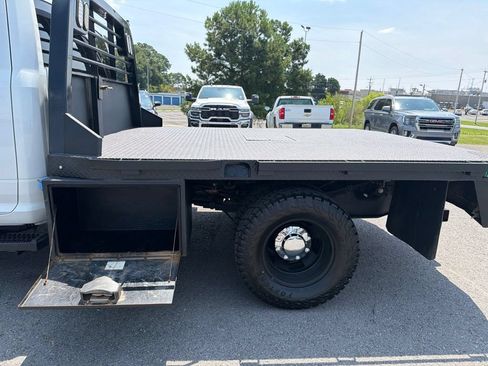 Used 2024 RAM 3500 Tradesman w/ Chrome Appearance Group AWD/4WD image 12