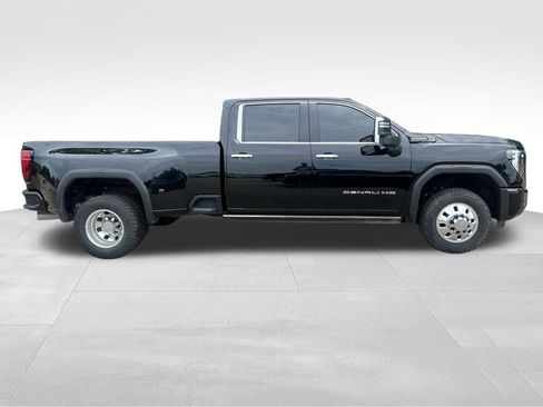 Used 2024 GMC Sierra 3500 Denali Ultimate AWD/4WD image 2