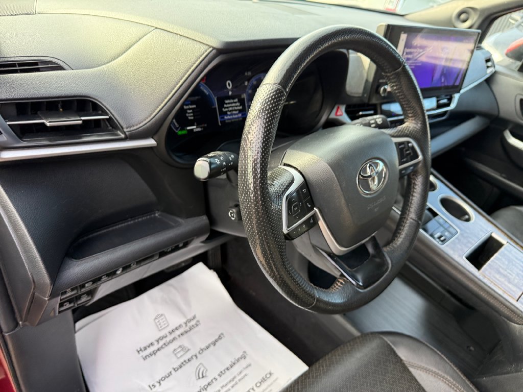 Certified 2025 Toyota Sienna Platinum AWD/4WD image 32