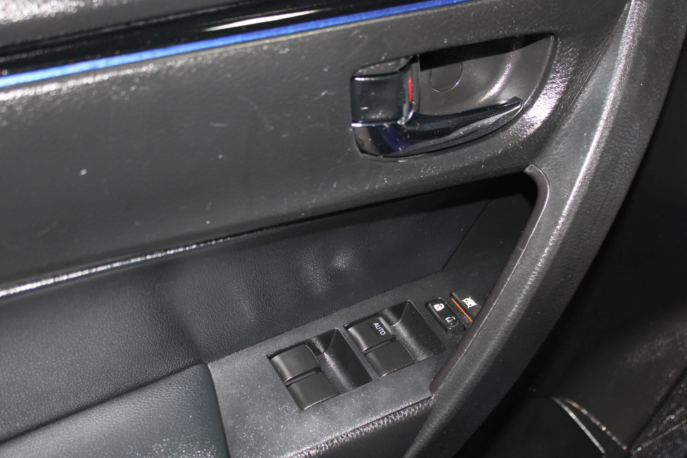 Used 2018 Toyota Corolla SE FWD image 10