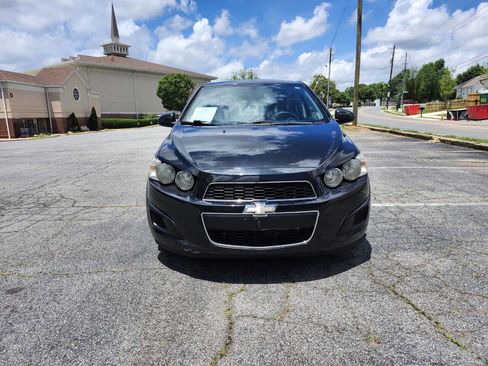 Used 2014 Chevrolet Sonic LS FWD image 2