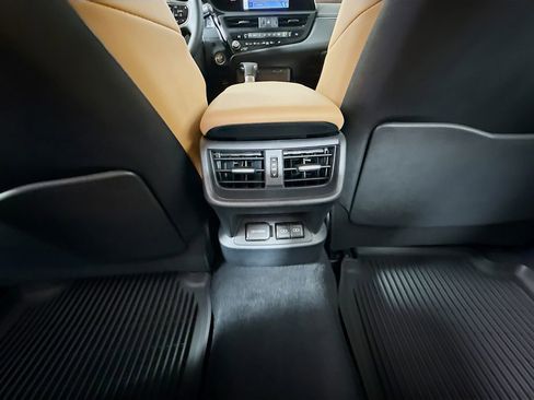 Used 2025 Lexus ES 350 w/ Premium Package FWD image 26