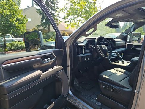 New 2025 GMC Sierra 3500 Denali w/ Denali Reserve Package image 21