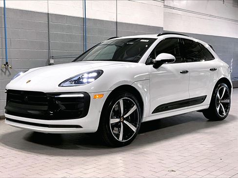 New 2026 Porsche Macan GTS image 1