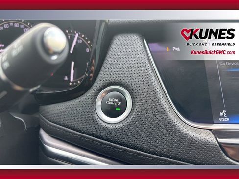 Used 2018 Cadillac XT5 Luxury w/ Driver Awareness Package image 33