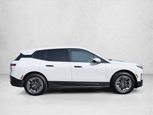 Certified 2023 BMW iX xDrive50 AWD/4WD image 4