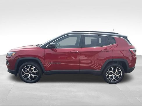 Used 2025 Jeep Compass Limited AWD/4WD image 7