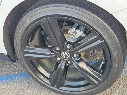 Used 2023 Honda Accord Sport image 3
