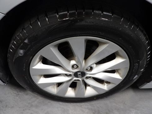 Used 2018 Kia Optima LX w/ 17" Alloy Wheels Package FWD image 24
