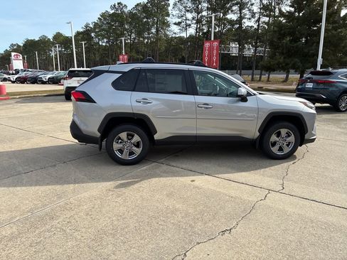 New 2025 Toyota RAV4 XLE image 8