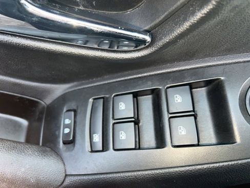 Used 2017 Chevrolet Trax LT w/ LT Convenience Package image 8