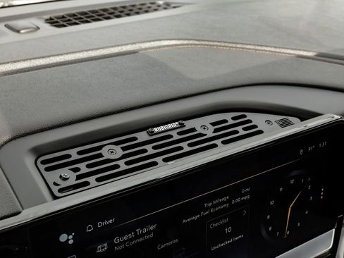 Used 2024 Chevrolet Silverado 2500 High Country w/ High Country Premium Package image 38