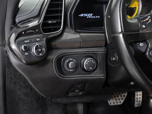 Used 2012 Ferrari 458 Italia Coupe RWD image 21