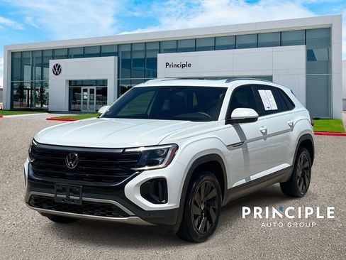 Certified 2024 Volkswagen Atlas Cross Sport SE FWD image 1