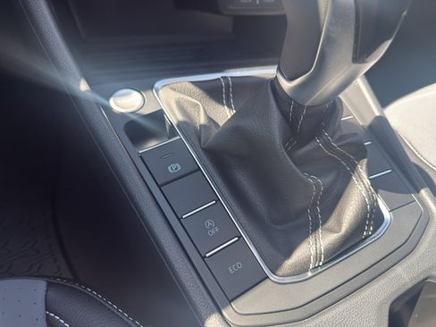 New 2026 Volkswagen Jetta SE FWD image 21