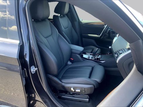 Used 2021 BMW X4 xDrive30i w/ Convenience Package AWD/4WD image 9