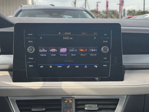 Used 2025 Volkswagen Taos SE image 20