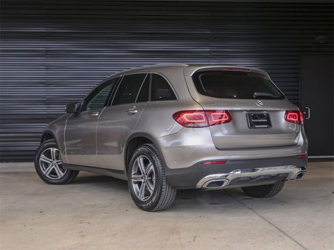 Used 2020 Mercedes-Benz GLC 300 image 3