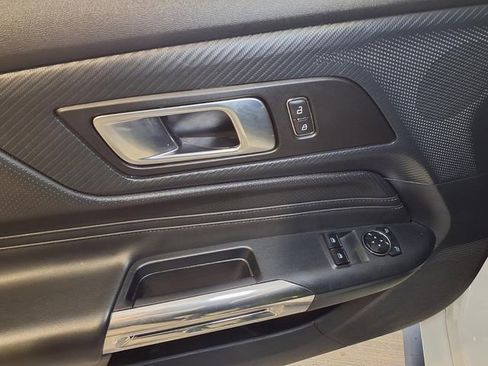 Used 2024 Ford Mustang Premium image 19