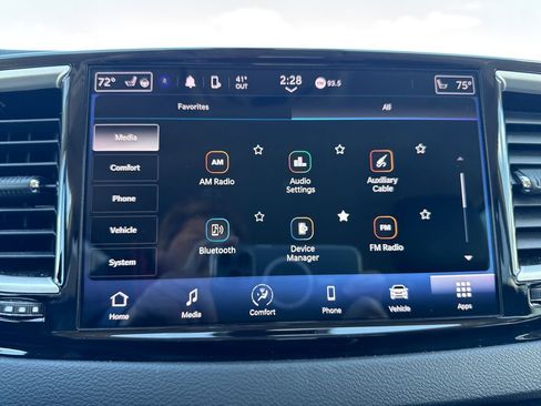 Used 2022 Chrysler Pacifica Touring-L image 24