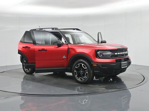 Used 2023 Ford Bronco Sport Outer Banks w/ Tech Package image 6