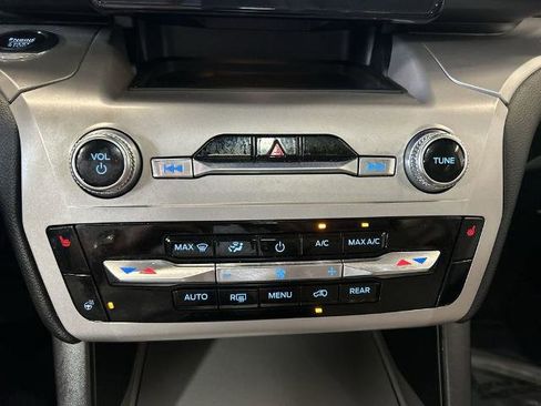 Certified 2023 Ford Explorer XLT w/ Equipment Group 202A AWD/4WD image 19