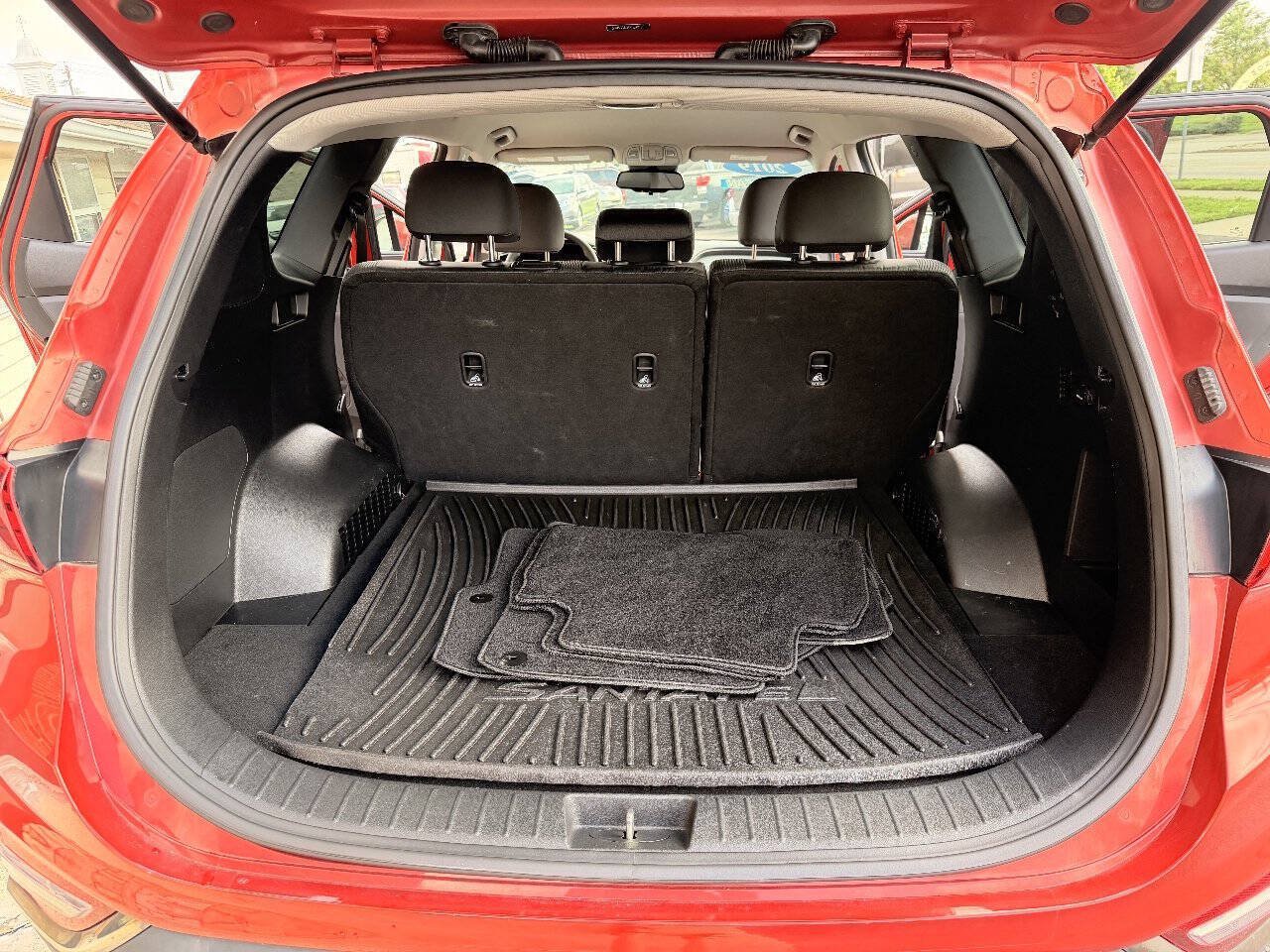 Used 2019 Hyundai Santa Fe SEL FWD image 14