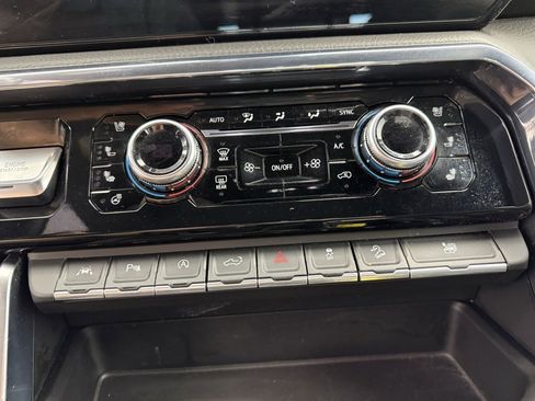 Used 2024 GMC Sierra 1500 Denali image 28