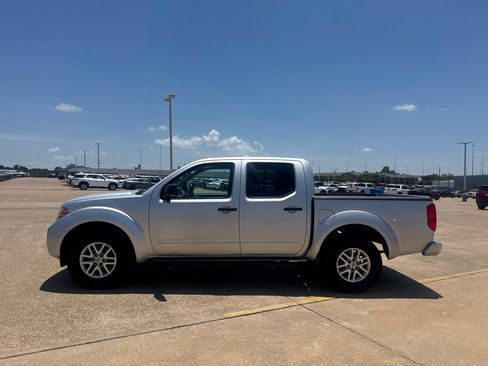 Used 2017 Nissan Frontier SV RWD image 12