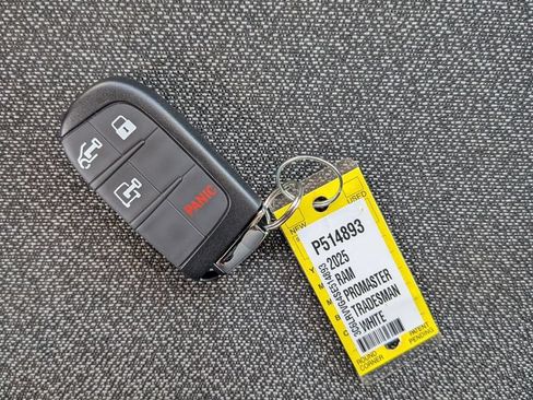 Used 2025 RAM ProMaster 2500 w/ U-Haul Equipment Group FWD image 32