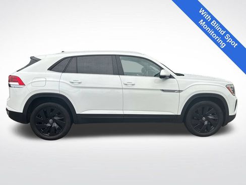 Used 2024 Volkswagen Atlas Cross Sport SE AWD/4WD image 2